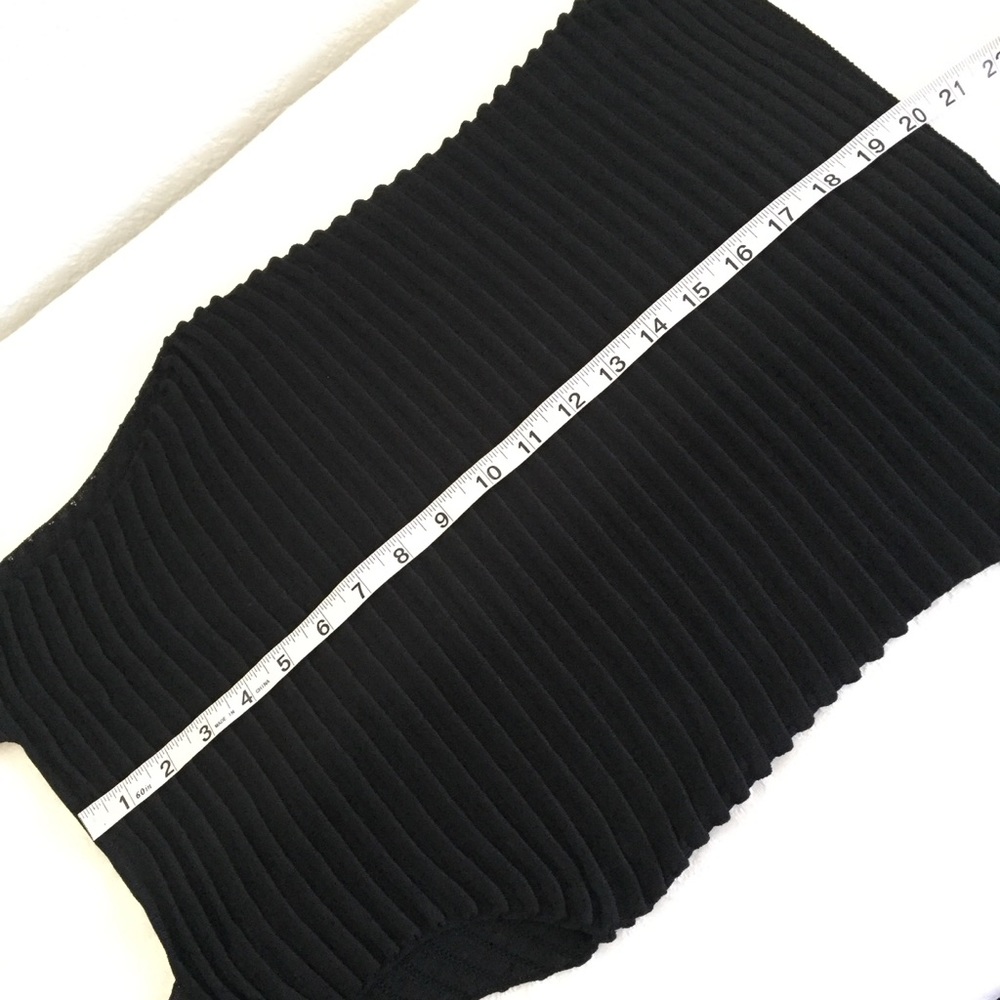 Amani collection black pleated v neck sweater - Picture 8 of 9